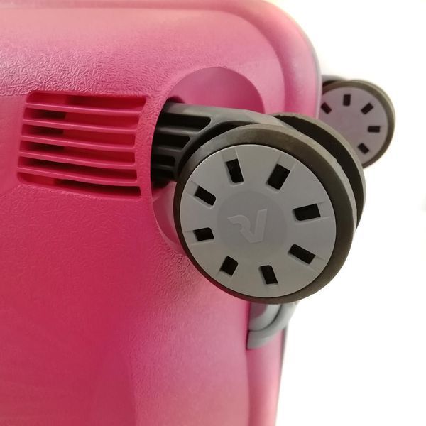Середня Suitcase Roncato Light 500712/39