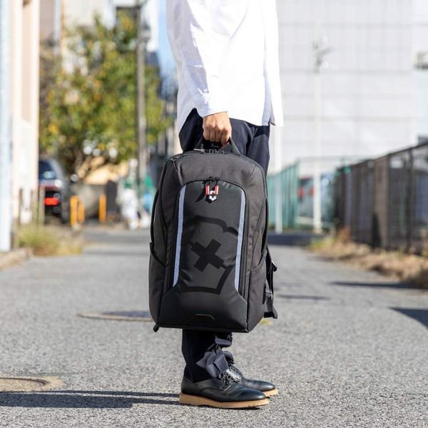 Victorinox Touring 2.0 Traveler Backpack Black with Laptop 17" Expandable Compartment (33/41L) (35x53x24)