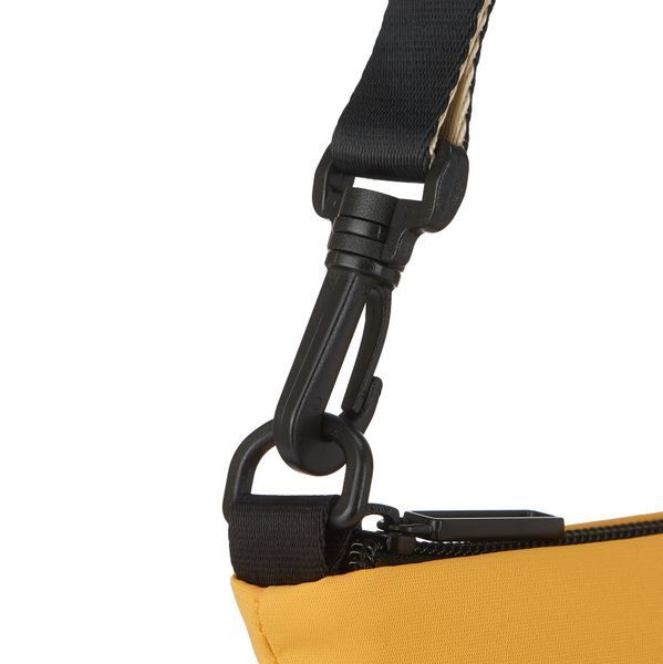 Тонка сумочка Crossbody Hedgren Nova HNOV08/716