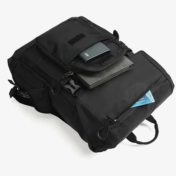 Tigernu T-B9909 city backpack for 14" laptop, volume 16L. Black
