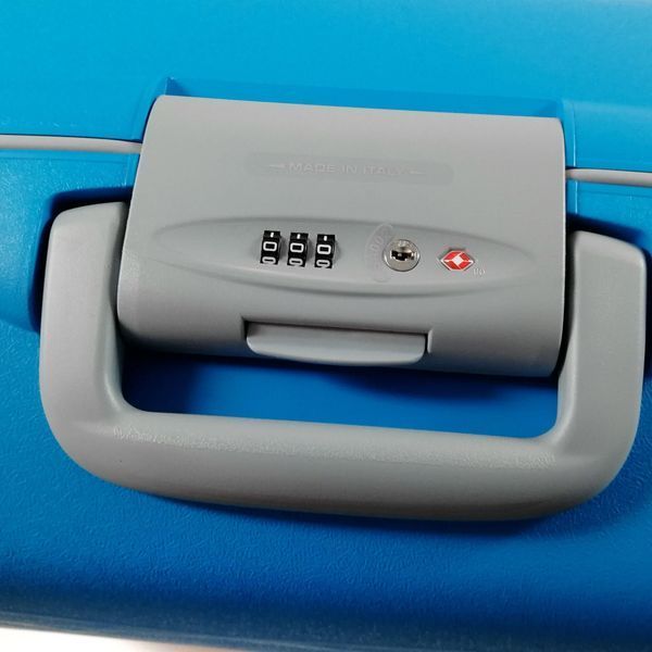 Середня Suitcase Roncato Light 500712/38